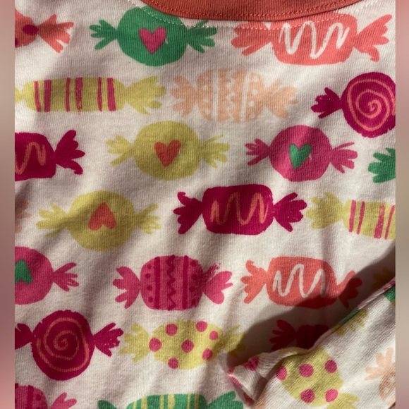 2PC The Children’s Place Snug fitting Wrapped Candy Pajamas Girls 8 - Picture 5 of 9